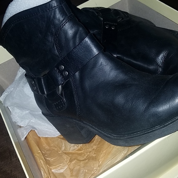 Boots - Picture 2 of 8